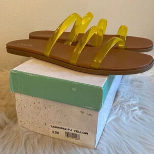 Abound Sammira 2 Jelly Strap Flat Sandals Yellow Slip-On Size 9.5M NIB